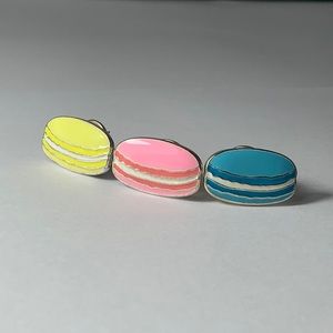 Macaroon pins
